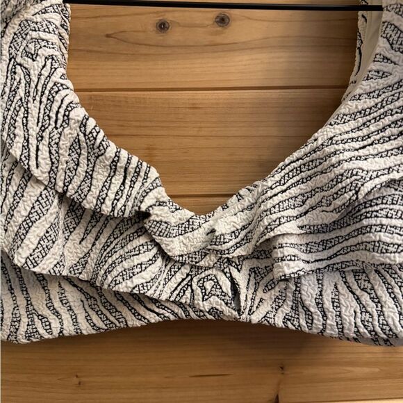 NWT Devon Windsor Size Medium Zebra Print Ruffle Low Cut Swimsuit Top - Picture 5 of 11